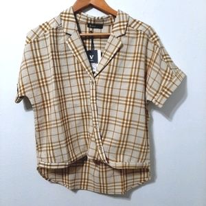 Very  J  plaid button-up short sleeve top